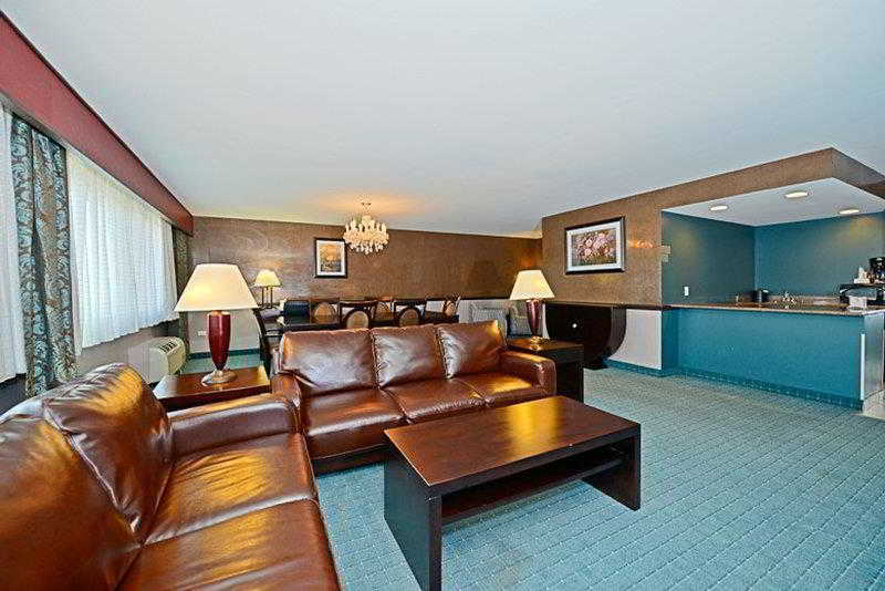 Causeway Bay Hotel Lansing Interior photo