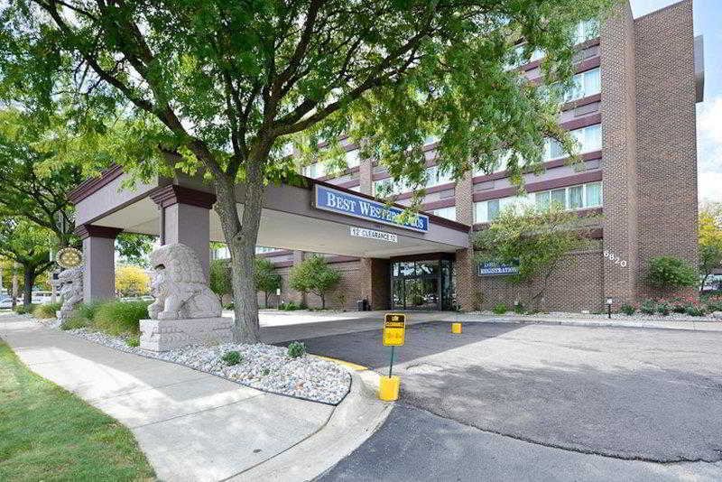 Causeway Bay Hotel Lansing Exterior photo