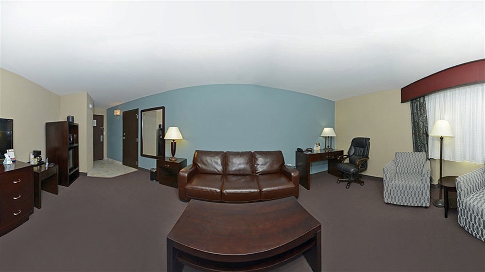 Causeway Bay Hotel Lansing Exterior photo