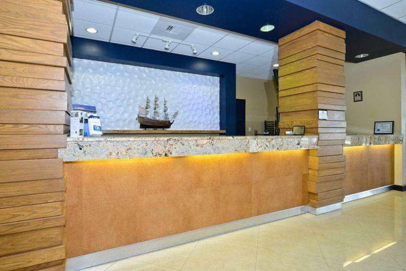 Causeway Bay Hotel Lansing Interior photo
